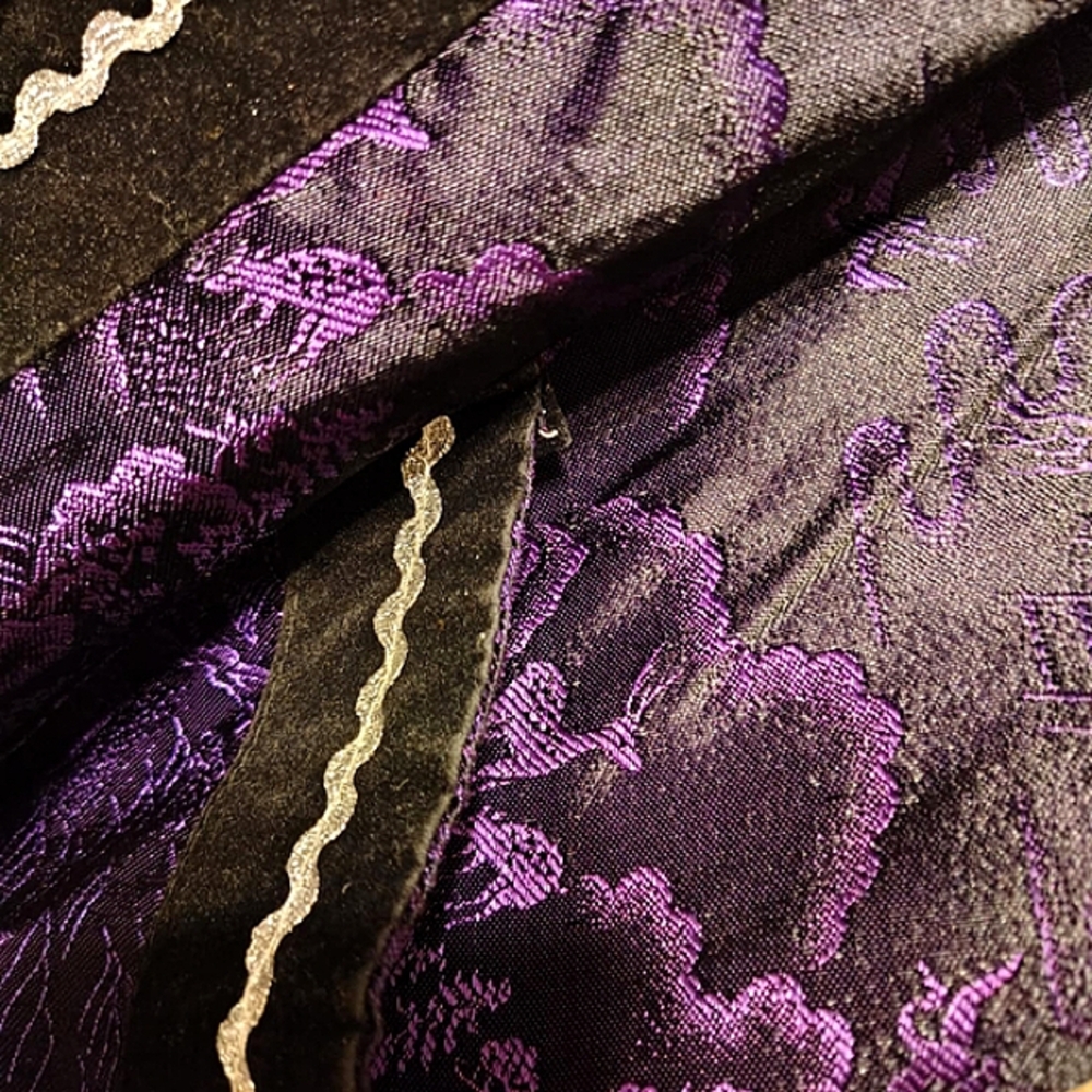 70's Kimono Royal Purple Embroidered Flowers Medium - Picture 10 of 16